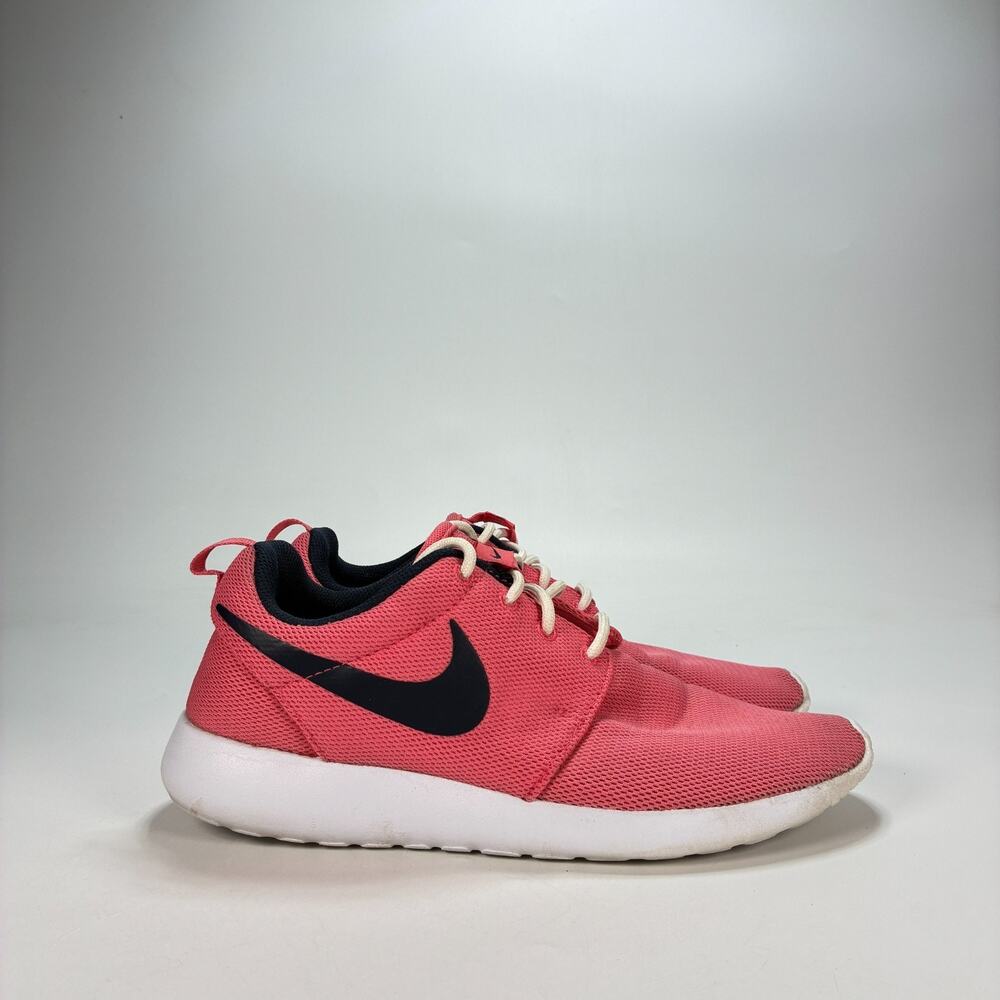 Nike Roshe One Sea Coral White Obsidian Sneakers 844994-801 Women's Size 7.5